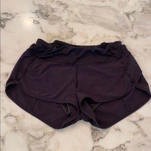 Lulu Lemon Black Speed Up Short 2.5”